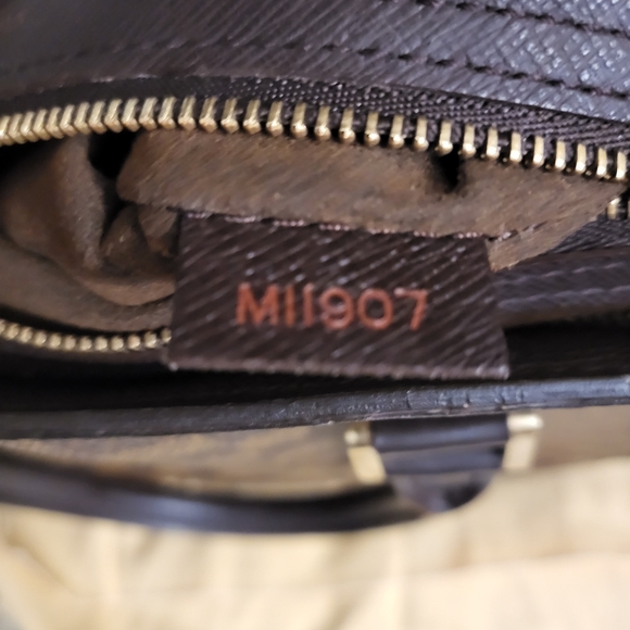 (SOLD)Vintage Authentic Louis Vuitton Damier ebene Venice Sac Plat PM - Picture 9 of 12